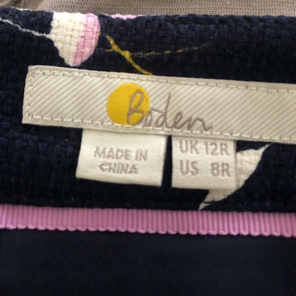 Boden navy blue pencil skirt with flowers